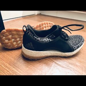 Adidas Ultra Boost Sneakers (women’s size 8)